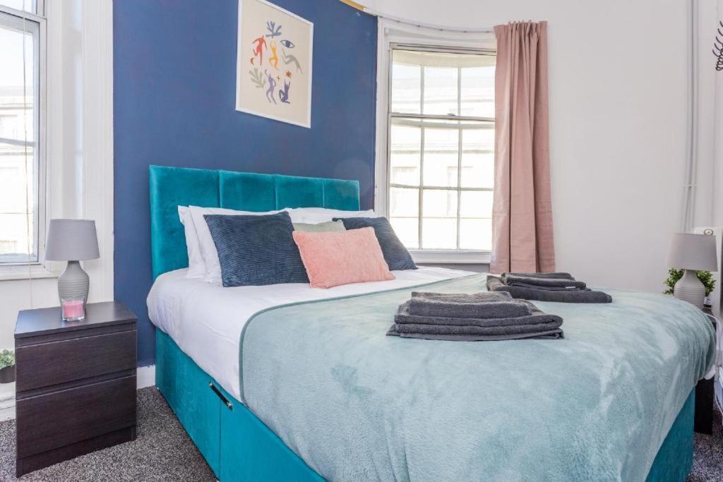 Newcastle'S Most Central Apartment - Sleeps 10 Exterior photo